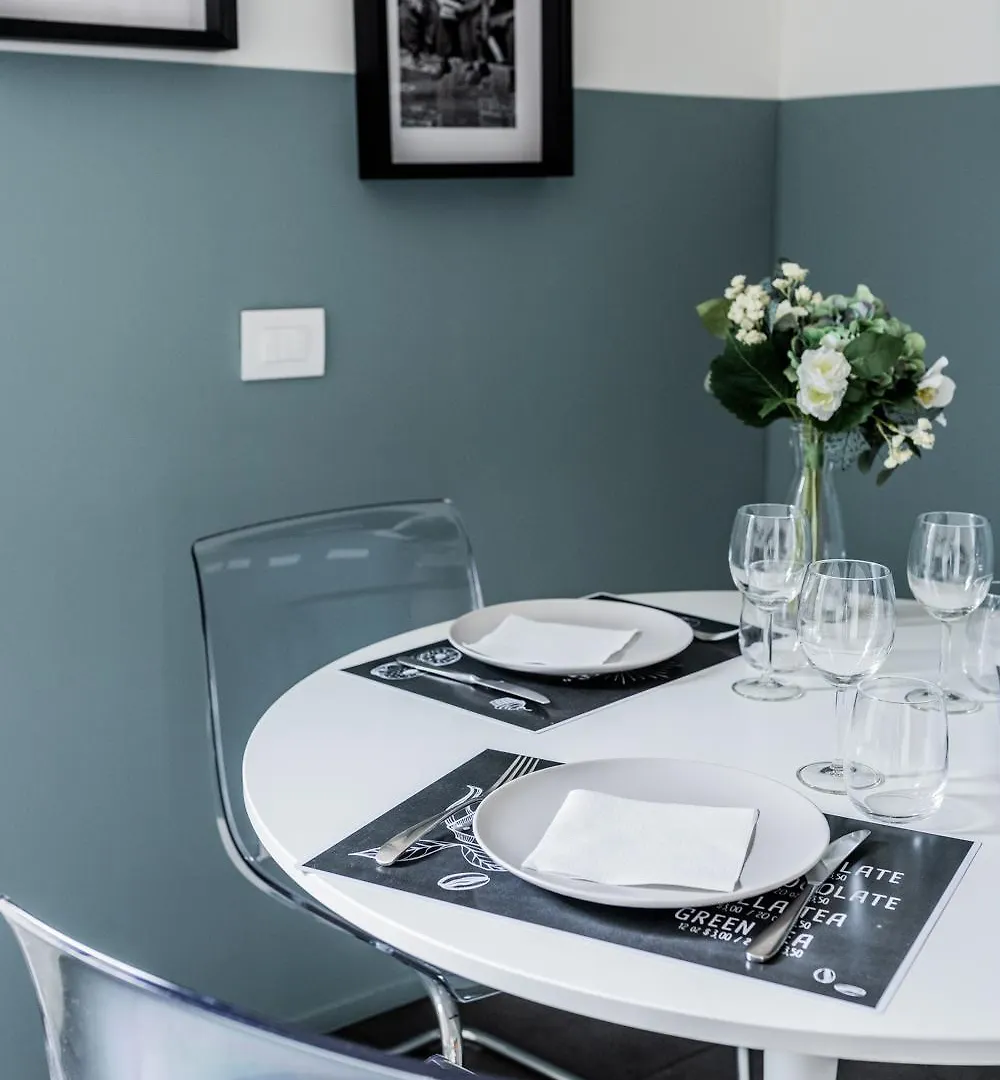 Serra Blue Milan Apartment