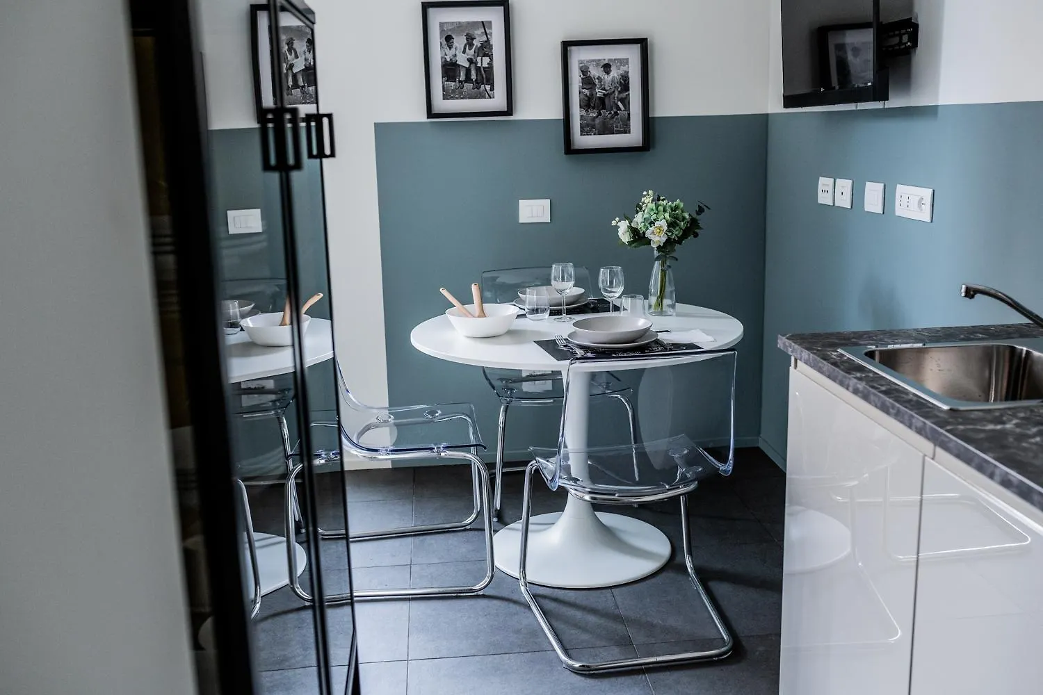 Serra Blue Milan Apartment